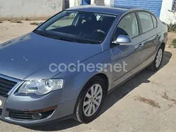 Gris / plata Usado 2010 VW Passat Edition Berlina | 6950 € (Precio justo)