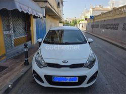 Blanco Usado 2014 Kia Rio Berlina | 6900 € (Precio justo)