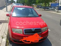 Rojo Usado 2004 Skoda Fabia Comfort Berlina | 2500 € (Precio justo)