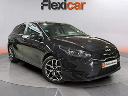 Negro Usado 2023 Kia Ceed Berlina | 21.390 € (Caro)
