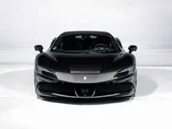 Negro Usado 2023 Ferrari SF90 Descapotable | 520.200 €
