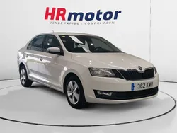 Blanco Usado 2018 Skoda Rapid Ambition Berlina | 13.390 € (Buen precio)