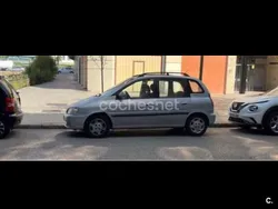 Gris / plata Usado 2005 Hyundai Matrix GLS Monovolumen | 1300 €