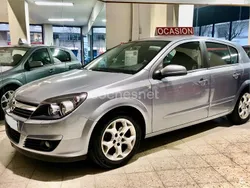 Gris / plata Usado 2005 Opel Astra Cosmo Berlina | 3400 € (Un poco caro)