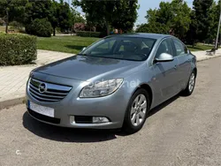 Gris / plata Usado 2010 Opel Insignia Edition Berlina | 5495 € (Buen precio)