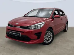 Rojo Usado 2021 Kia Rio Berlina | 14.695 € (Un poco caro)