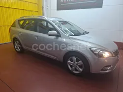 Gris / plata Usado 2011 Kia Ceed Active Familiar | 7500 € (Buen precio)