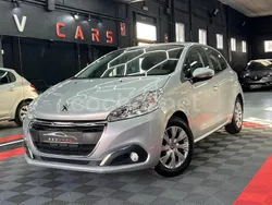 Gris / plata Usado 2016 Peugeot 208 Style Utilitario | 7990 € (Precio justo)