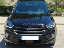 Negro Usado 2017 Ford Kuga ST-Line SUV | 17.950 € (Precio justo)