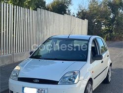 Blanco Usado 2004 Ford Fiesta Utilitario | 2490 € (Precio justo)