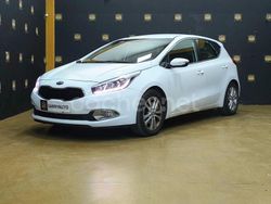 Blanco Usado 2014 Kia Ceed GT Berlina | 6490 € (Precio justo)