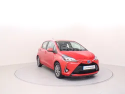 Rojo Usado 2018 Toyota Yaris Hybrid Active Berlina | 15.990 € (Precio justo)