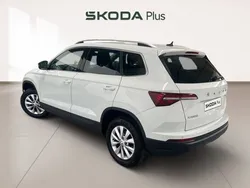 Blanco Usado 2024 Skoda Karoq Selection SUV | 27.950 € (Un poco caro)