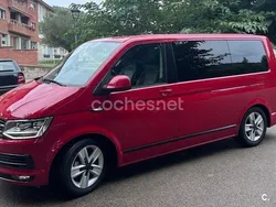Rojo Usado 2017 VW Multivan Trendline Monovolumen | 28.400 € (Buen precio)