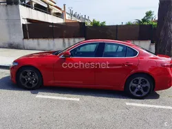 Rojo Usado 2017 Alfa Romeo Giulia Berlina | 16.500 € (Precio justo)