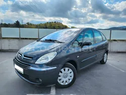 Gris / plata Usado 2009 Citroën Xsara Picasso Exclusive Monovolumen | 5490 € (Caro)