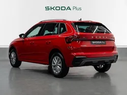 Rojo Usado 2024 Skoda Kamiq Selection SUV | 22.300 € (Precio justo)