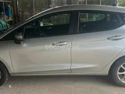 Gris / plata Usado 2018 Ford Fiesta Trend Utilitario | 8800 € (Precio justo)