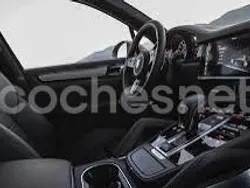 Blanco Usado 2019 Porsche Cayenne Turbo SUV | 55.000 €