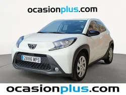 Blanco Usado 2024 Toyota Aygo Play Utilitario | 13.682 € (Precio justo)