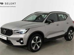 Plateado Usado 2023 Volvo XC40 Plus SUV | 37.900 € (Un poco caro)
