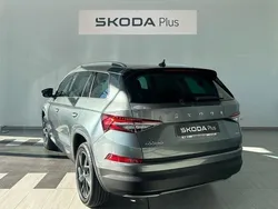 Gris / plateado Usado 2023 Skoda Kodiaq Style SUV | 38.500 € (Precio justo)