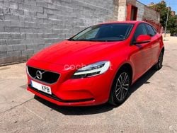 Rojo Usado 2018 Volvo V40 Momentum Familiar | 16.800 € (Precio justo)