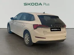 Blanco Usado 2021 Skoda Scala Ambition Utilitario | 15.900 € (Un poco caro)