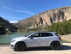 Gris / plata Usado 2016 Mercedes GLA45 AMG AMG Edition 1 SUV | 37.000 € (Un poco caro)