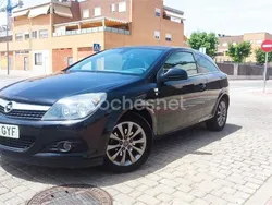 Negro Usado 2010 Opel Astra GTC Berlina | 2999 € (Buen precio)