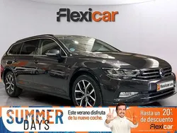 Gris Usado 2021 VW Passat Executive Familiar | 21.490 € (Precio justo)