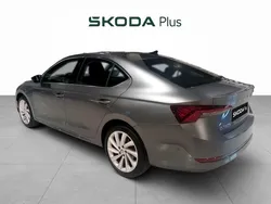 Gris Usado 2024 Skoda Octavia Style | 29.500 € (Buen precio)