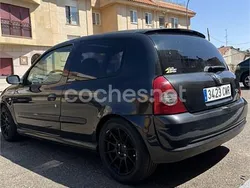 Negro Usado 2003 Renault Clio II Berlina | 1900 € (Caro)