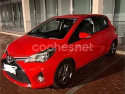 Rojo Usado 2016 Toyota Yaris Active Berlina | 8900 € (Buen precio)