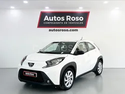 Blanco Usado 2023 Toyota Aygo Play Utilitario | 12.990 € (Precio justo)