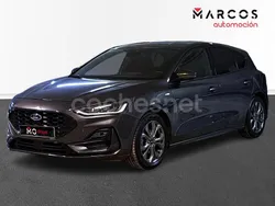 Gris / plata Usado 2023 Ford Focus ST-Line X Berlina | 19.900 € (Precio justo)