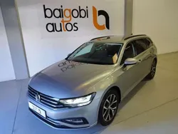 Gris / plata Usado 2020 VW Passat Executive Familiar | 21.990 € (Un poco caro)
