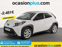 Blanco Usado 2024 Toyota Aygo Play Utilitario | 12.719 € (Precio justo)