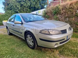 Beige Usado 2005 Renault Laguna II Dynamique Berlina | 1450 € (Super precio)