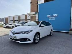 Blanco Usado 2017 Toyota Auris Touring Sports Advance Familiar | 8200 € (Precio justo)