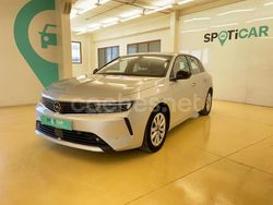 Gris / plata Usado 2023 Opel Astra Edition Berlina | 17.900 € (Precio justo)