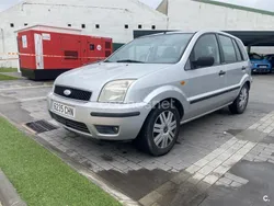 Gris / plata Usado 2003 Ford Fusion Berlina | 2150 € (Precio justo)