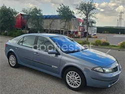 Azul Usado 2006 Renault Laguna II Initiale Berlina | 2700 € (Buen precio)