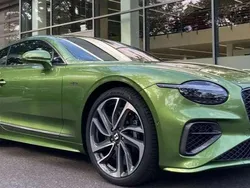 Verde Usado 2024 Bentley Continental Berlina | 415.900 €