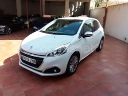 Blanco Usado 2017 Peugeot 208 Allure Utilitario | 9500 € (Precio justo)