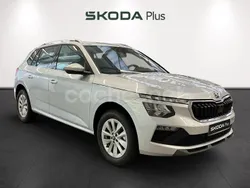 Gris / plateado Usado 2025 Skoda Kamiq Selection SUV | 23.400 € (Precio justo)