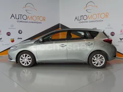 Gris / plata Usado 2019 Toyota Auris Hybrid Business Edition Berlina | 16.900 € (Un poco caro)