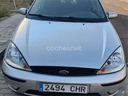 Gris / plata Usado 2003 Ford Focus Trend Berlina | 2500 € (Precio justo)