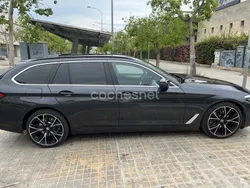 Gris / plata Usado 2022 BMW 520 Familiar | 37.500 € (Caro)