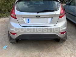 Gris / plata Usado 2010 Ford Fiesta Trend Utilitario | 3300 € (Caro)